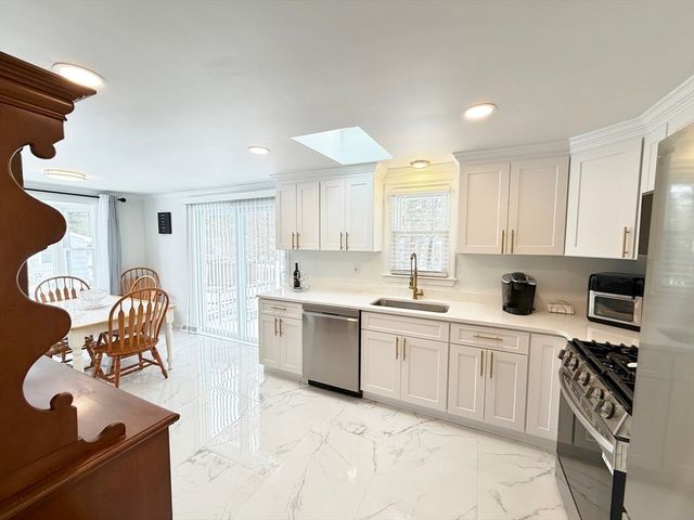 62 Duncan Rd, Stoughton, MA 02072