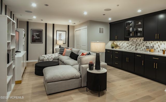 3 American Way, Manalapan, NJ 07726