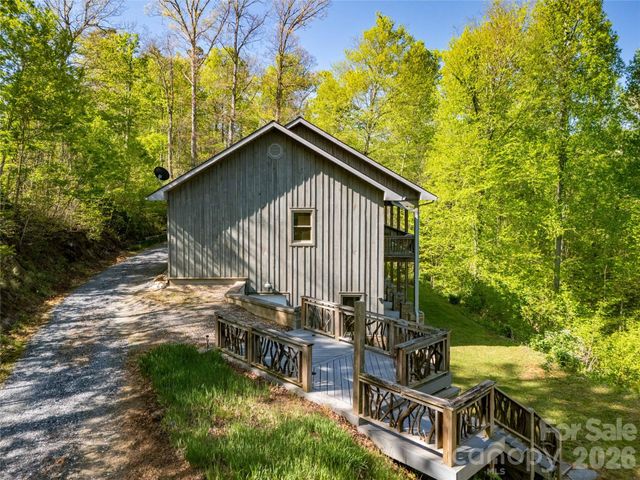 219 Sandalwood Drive, Whittier, NC 28789