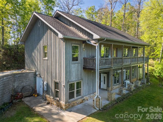 219 Sandalwood Drive, Whittier, NC 28789