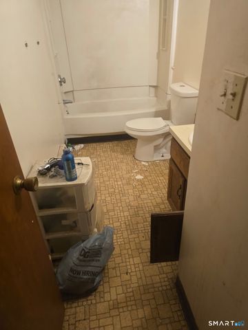 139 Clark Street B, Hartford, CT 06120