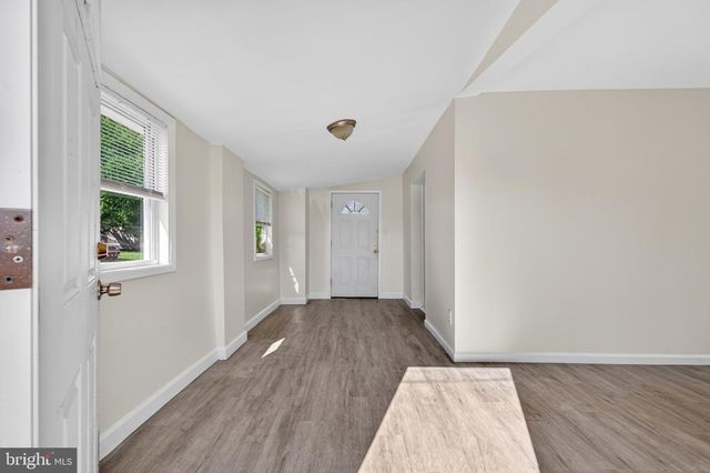16 TYRONE AVE, New Castle, DE 19720