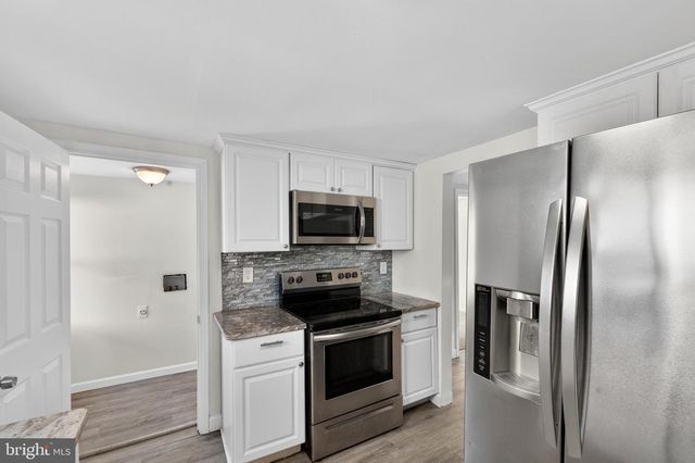 16 TYRONE AVE, New Castle, DE 19720