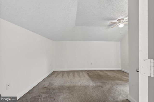 16 TYRONE AVE, New Castle, DE 19720