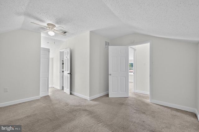 16 TYRONE AVE, New Castle, DE 19720