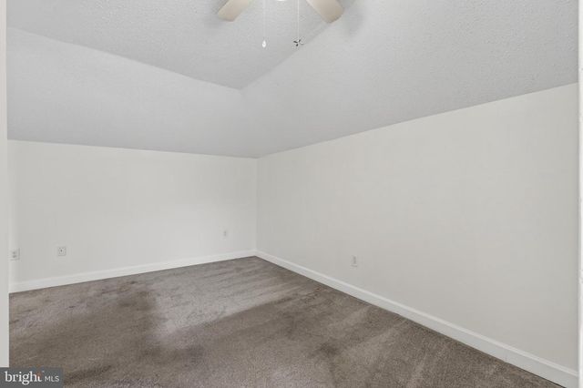 16 TYRONE AVE, New Castle, DE 19720