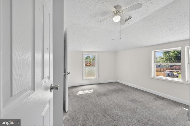 16 TYRONE AVE, New Castle, DE 19720