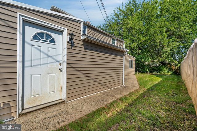 16 TYRONE AVE, New Castle, DE 19720