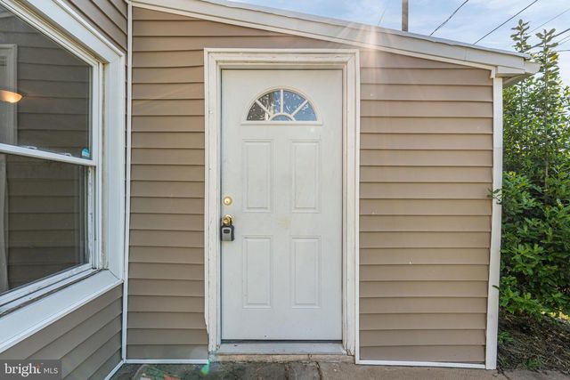 16 TYRONE AVE, New Castle, DE 19720