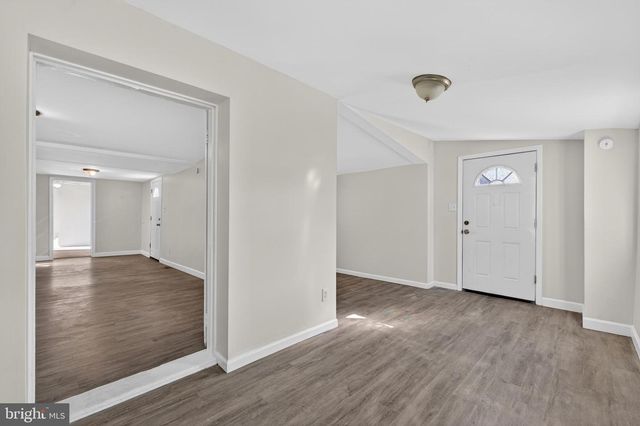 16 TYRONE AVE, New Castle, DE 19720