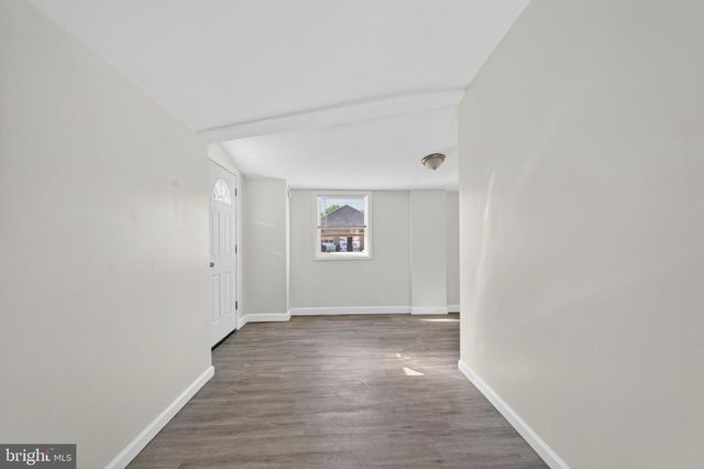 16 TYRONE AVE, New Castle, DE 19720