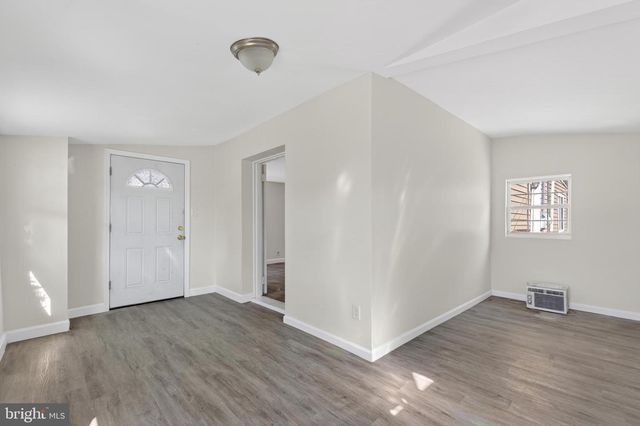 16 TYRONE AVE, New Castle, DE 19720