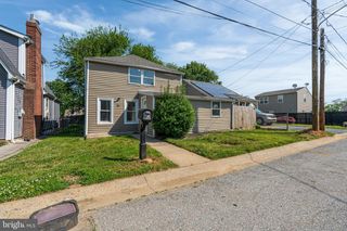 16 TYRONE AVE, New Castle, DE 19720