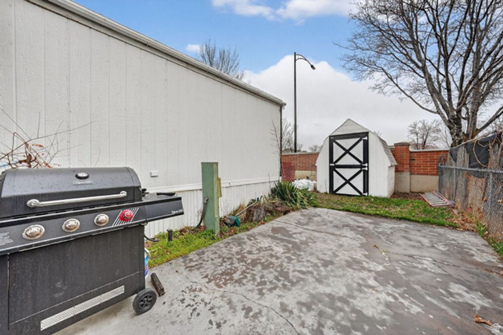 Image 17 of property listing at 262 E HIDDEN VIEW DR #94, Sandy, UT 84070