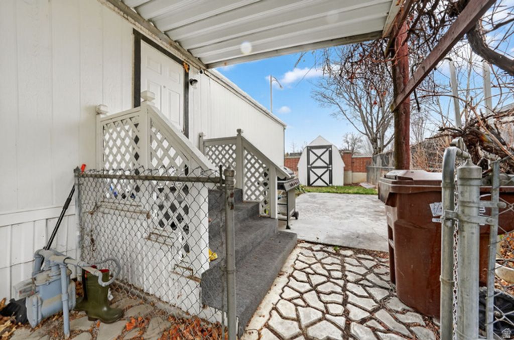 Image 18 of property listing at 262 E HIDDEN VIEW DR #94, Sandy, UT 84070