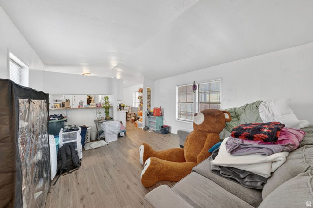 Image 4 of property listing at 262 E HIDDEN VIEW DR #94, Sandy, UT 84070
