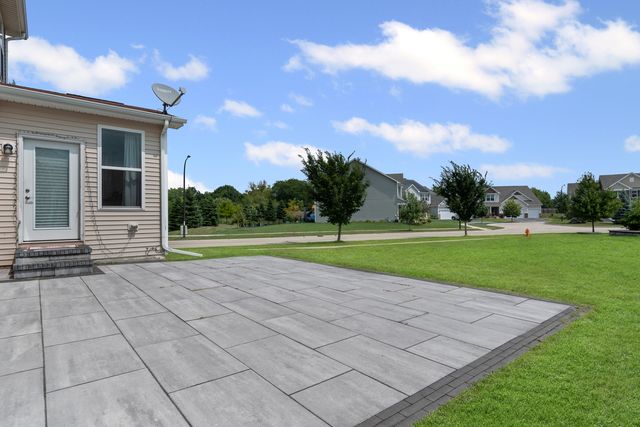 2404 Coastal Sage Court, Naperville, IL 60563