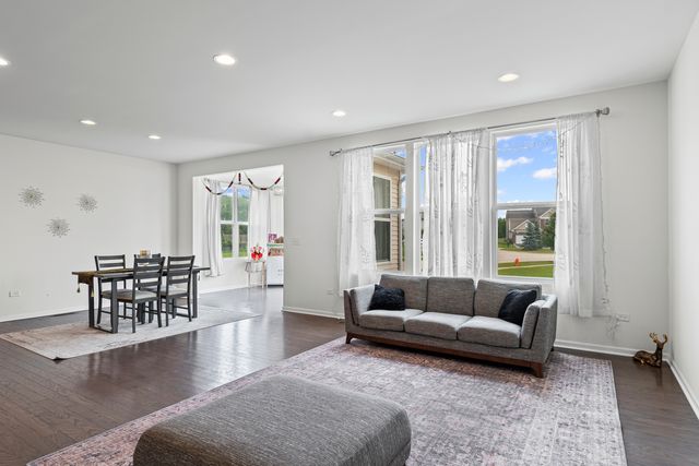 2404 Coastal Sage Court, Naperville, IL 60563