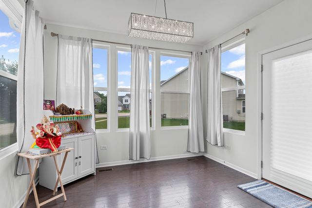 2404 Coastal Sage Court, Naperville, IL 60563