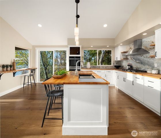 9219 60th Avenue W, Mukilteo, WA 98275