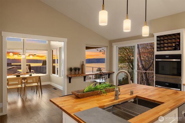 9219 60th Avenue W, Mukilteo, WA 98275