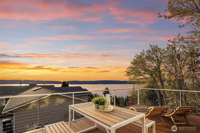 9219 60th Avenue W, Mukilteo, WA 98275