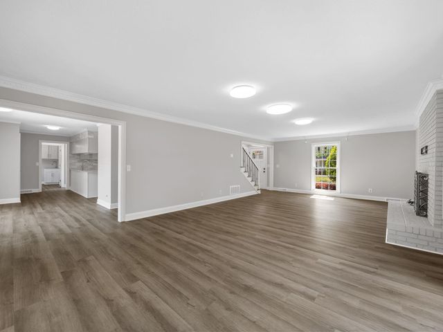 5 Staten Lane, Taylors, SC 29687