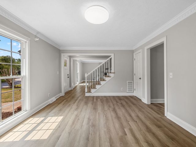 5 Staten Lane, Taylors, SC 29687