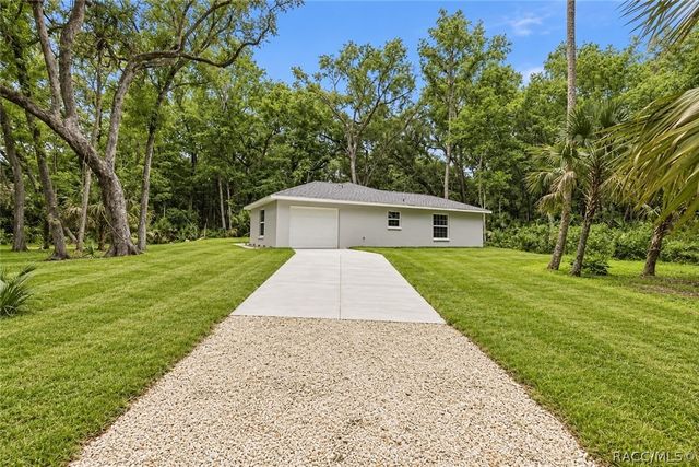 21 River Trail Drive, Inglis, FL 34449