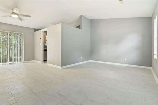 6925 CAINWOOD Drive, Atlanta, GA 30349