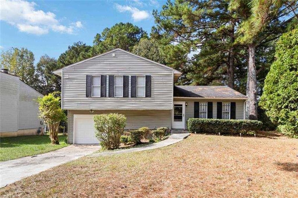 6925 CAINWOOD Drive, Atlanta, GA 30349