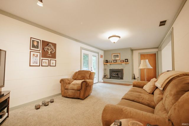 8425 Gun Club Road, Mount Vernon, IN 47620