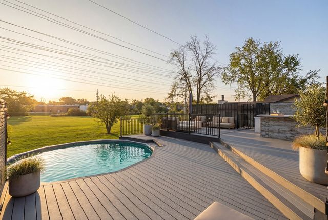 6717 Patton Drive, Woodridge, IL 60517