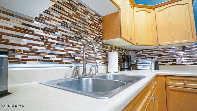 637 Hillside Drive, Wilmington, NC 28412