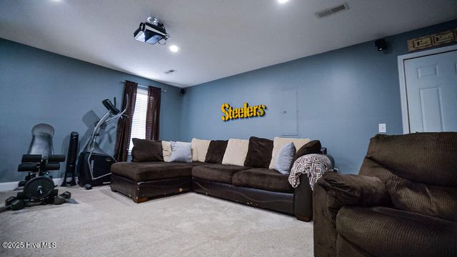 637 Hillside Drive, Wilmington, NC 28412