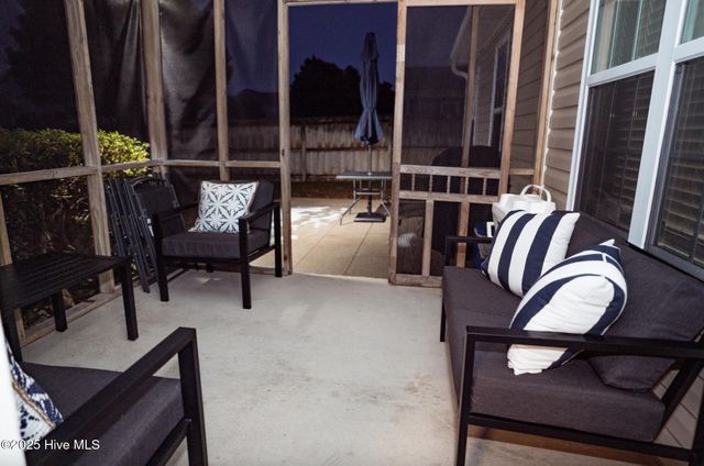 637 Hillside Drive, Wilmington, NC 28412