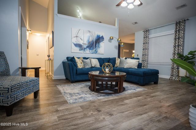 637 Hillside Drive, Wilmington, NC 28412