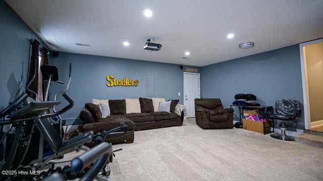637 Hillside Drive, Wilmington, NC 28412
