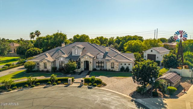 80 N CHURCHILL Court, Gilbert, AZ 85234