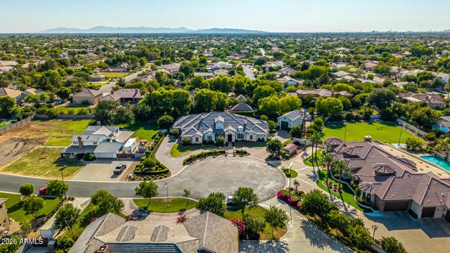 80 N CHURCHILL Court, Gilbert, AZ 85234