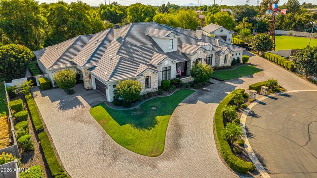 80 N CHURCHILL Court, Gilbert, AZ 85234