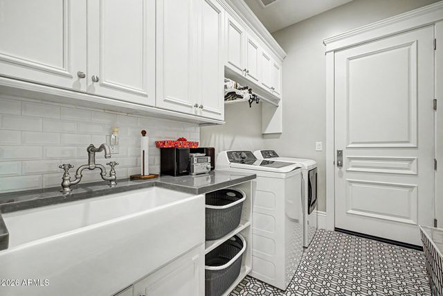 80 N CHURCHILL Court, Gilbert, AZ 85234