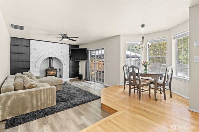 29725 174th Avenue SE, Kent, WA 98042