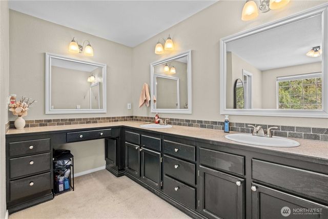 29725 174th Avenue SE, Kent, WA 98042