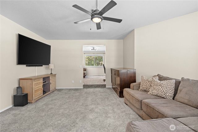 29725 174th Avenue SE, Kent, WA 98042