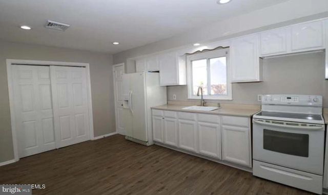248 MATEY AVE, Manahawkin, NJ 08050