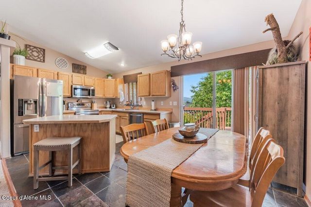 380 W Bridle LN, Post Falls, ID 83854