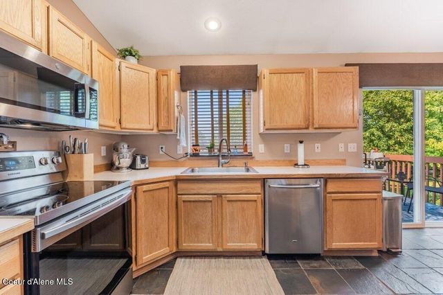 380 W Bridle LN, Post Falls, ID 83854