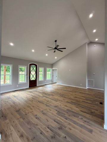 608 Buckeye Rd, Cumberland City, TN 37050