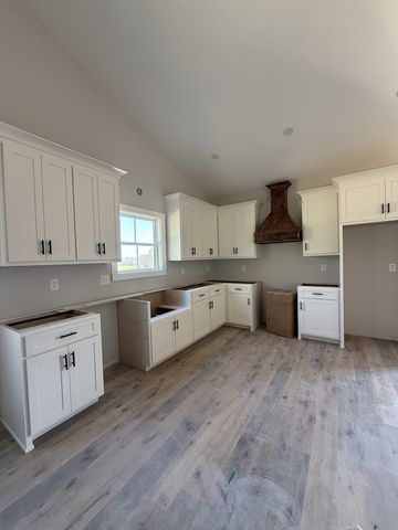 608 Buckeye Rd, Cumberland City, TN 37050